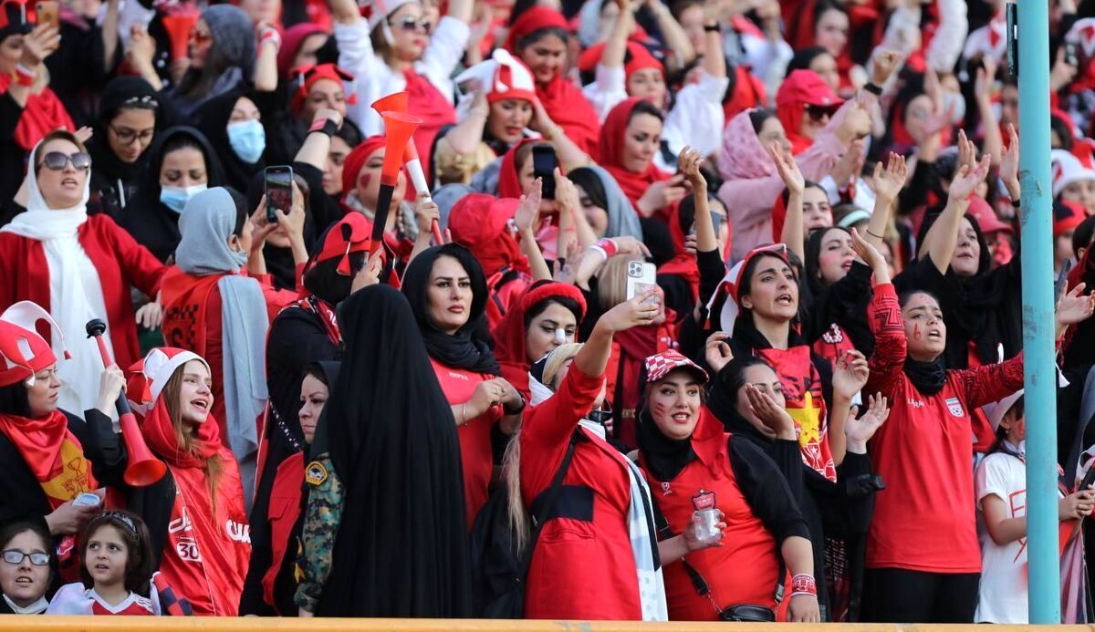 حضور زنان در آزادی به تعویق افتاد؛ پرسپولیس بدون هواداران زن مقابل هوادار