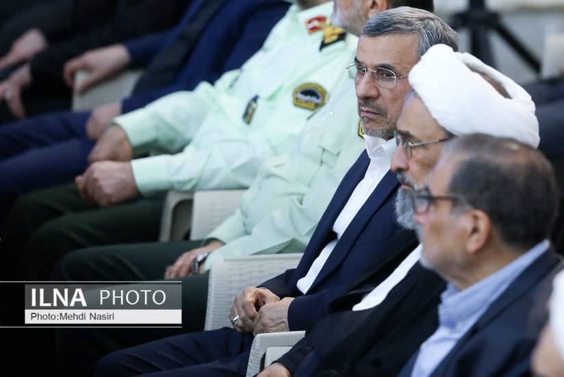تصویری از احمدی‌نژاد بعد از کاندیداتوری در انتخابات ریاست‌جمهوری