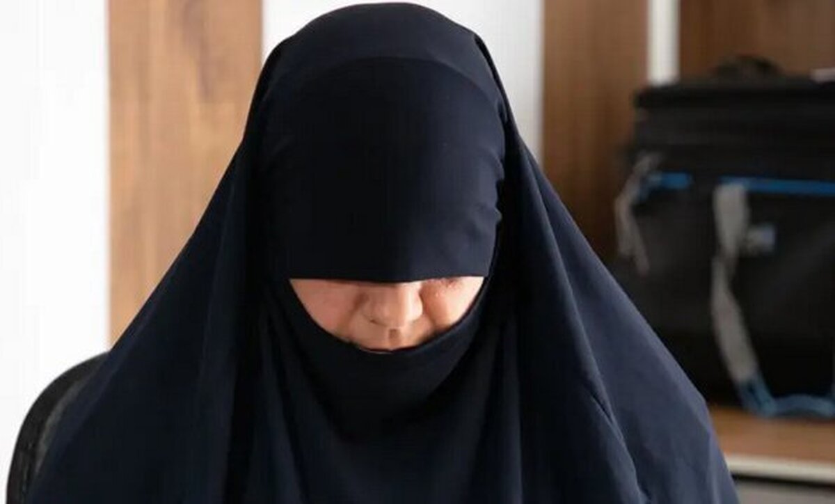 روایت زن البغدادی از تجربه زندگی مشترک / رهبر داعش لباس افغانی بر تن داشت با یک هفت تیر!