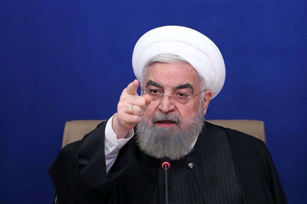 حسن روحانی: به کسانی رأی ندهید که اینترنت را به طور کامل به روی شما خواهند بست و زنان و دختران را در خیابان مورد اهانت قرار می‌دهند