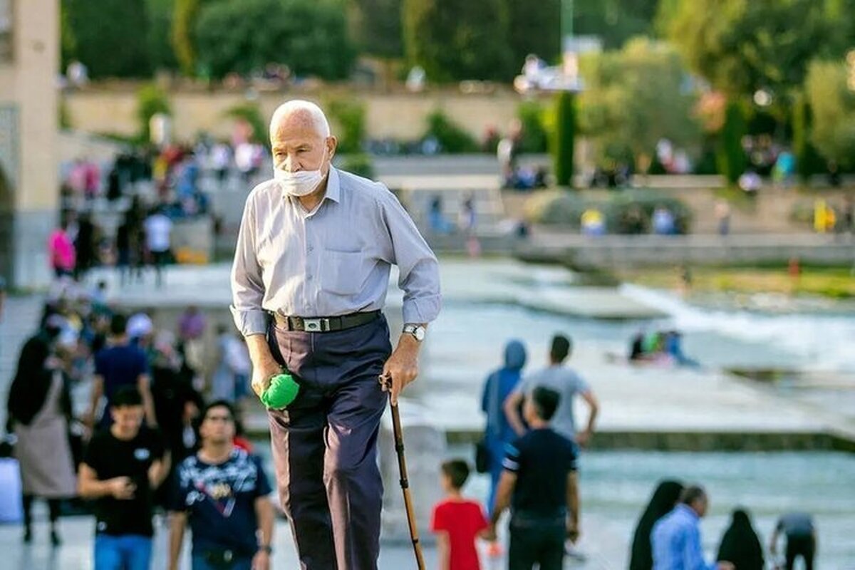 این گروه از کارمندان مشمول افزایش سن بازنشستگی می‌شوند